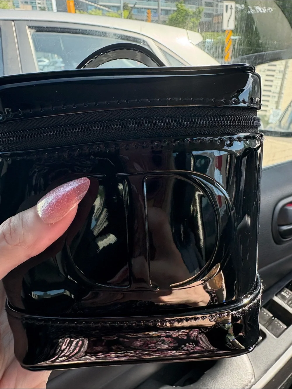 DIOR🆕💄Patent Black Cosmetic Case Small Elegant Organizer for lipsticks/gloss - Picture 10 of 10